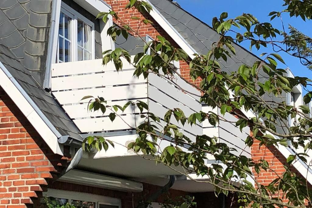 Ferienwohnung Martim und individuell in Wenningstedt mit Balkon Exterior foto
